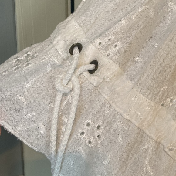 🤍 Blouse blanche - Picture 2 of 5